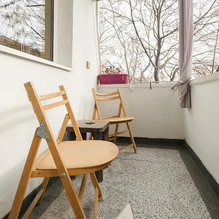 Center 2-bedroom