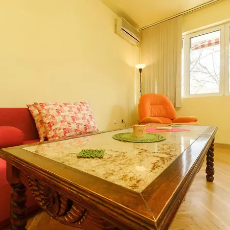 Center 2-bedroom Apartment