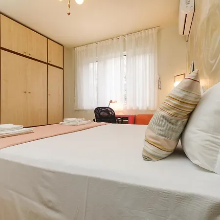 Center 2-bedroom Apartment