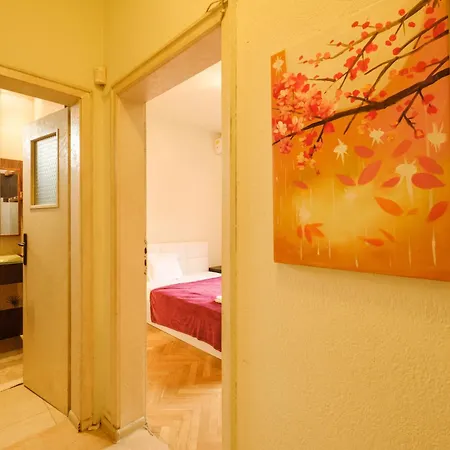 Apartment Center 2-bedroom *